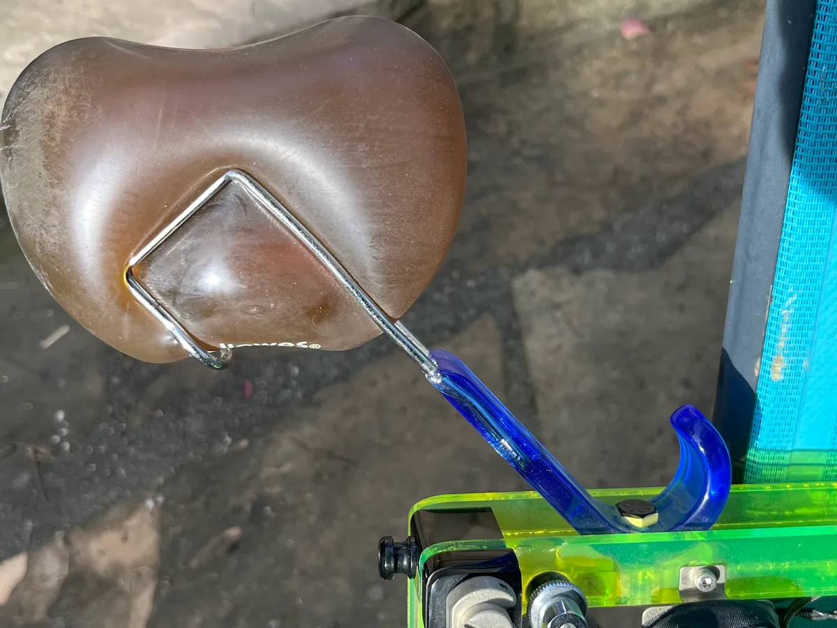 The Essential Guitar - Neck Resting Elbow